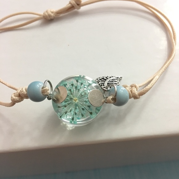 (J2) Floral Bracelet - Picture 4 of 4